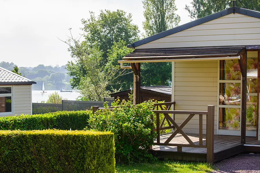 Lac Au Duc: Blick auf den See von einem Mobilheim auf dem Campingplatz Du Lac 