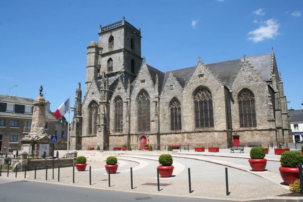 Camping Du Lac à Taupont : Place De Ploërmel